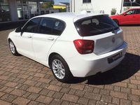 Gebraucht BMW 116 Advantage 136 PS (100 kW) 2013 Alpinweiß Kleinwagen