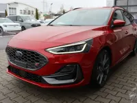Neu Ford Focus ST 280 PS (205 kW) 2025 Rot Limousine
