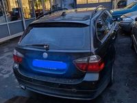 Gebraucht BMW 320 150 PS (110 kW) 2006 Schwarz Kombi
