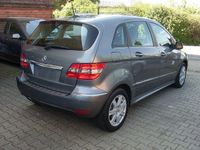 Gebraucht Mercedes B200 136 PS (100 kW) 2011 Grau Van / Kleinbus