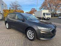 Używany Ford Focus Cool & Connect 120 KM (88 kW) 2022 Szary Sedan/Limuzyna