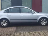 Gebraucht VW Passat 116 PS (85 kW) 2001 Blau Limousine