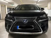 Gebraucht Lexus NX300h E-FOUR 155 PS (114 kW) 2018 Schwarz SUV