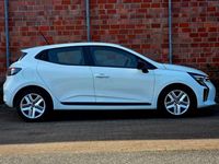 Gebraucht Renault Clio V Evolution 67 PS (49 kW) 2023 Weiß Limousine