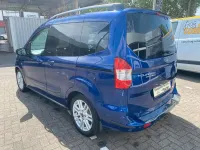 Gebraucht Ford Tourneo Courier Titanium 101 PS (74 kW) 2016 Blau Van / Kleinbus
