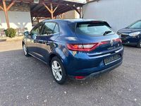 Gebraucht Renault Mégane IV Experience 101 PS (74 kW) 2016 Blau Limousine