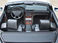 Gebraucht Mercedes SL300 231 PS (169 kW) 1992 Silber Cabrio
