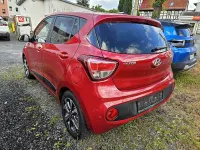 Gebraucht Hyundai i10 Passion Plus 67 PS (49 kW) 2019 Rot metallic Kleinwagen