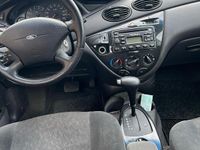Gebraucht Ford Focus 100 PS (73 kW) 2001 Silber Limousine