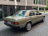Gebraucht Mercedes 190 105 PS (77 kW) 1986 Beige Limousine