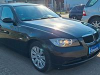 Gebraucht BMW 318 129 PS (94 kW) 2007 Schwarz Kombi