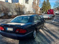 Gebraucht Mercedes E240 Elegance 170 PS (125 kW) 1999 Blau Limousine