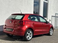 Gebraucht VW Polo 60 PS (44 kW) 2015 Rot Limousine