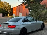 Gebraucht BMW 330 245 PS (180 kW) 2011 Silber Coupé