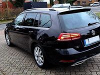 Gebraucht VW Golf VII Highline 150 PS (110 kW) 2019 Schwarz Kombi