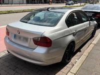 Gebraucht BMW 325 218 PS (160 kW) 2007 Silber Limousine