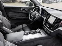 Gebraucht Volvo XC60 Plus 197 PS (144 kW) 2022 Grau SUV