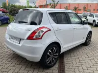 Gebraucht Suzuki Swift X-TRA 94 PS (69 kW) 2016 Pearl cool white metallic Kleinwagen
