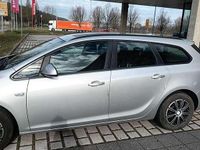 Gebraucht Opel Astra Design Edition 140 PS (102 kW) 2011 Silber Kombi