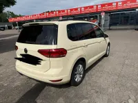 Gebraucht VW Touran 150 PS (110 kW) 2023 Gelb Van / Kleinbus