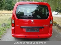 Gebraucht Peugeot Partner Tepee Active 110 PS (80 kW) 2017 Rot Van / Kleinbus