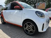Gebraucht Smart ForFour Electric Drive Prime 60 kW (82 PS) 2021 Weiß Limousine