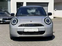 Gebraucht Mini Cooper Favoured 156 PS (114 kW) 2024 Melting silver iii (metallic) Kleinwagen