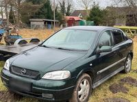 Gebraucht Opel Astra 101 PS (74 kW) 2000 Grün Limousine