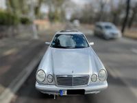 Gebraucht Mercedes E230 Avantgarde 150 PS (110 kW) 1998 Silber Limousine