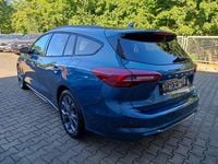 Neu Ford Focus ST-Line X 155 PS (114 kW) 2025 Blau Limousine