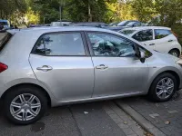 Gebraucht Toyota Auris 97 PS (71 kW) 2009 Silber Kleinwagen