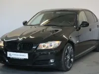 Gebraucht BMW 318 143 PS (105 kW) 2011 Schwarz Limousine