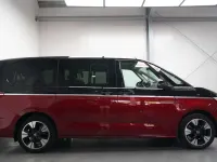 Gebraucht VW Multivan Style 150 PS (110 kW) 2025 Rot Van / Kleinbus