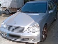 Gebraucht Mercedes 220 150 PS (110 kW) 2006 Silber Limousine