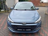 Gebraucht Hyundai i20 Trend 84 PS (61 kW) 2017 Blau Limousine