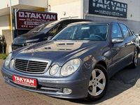 Gebraucht Mercedes E200 163 PS (119 kW) 2003 Blau Limousine