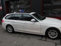 Gebraucht BMW 320 Advantage 184 PS (135 kW) 2017 Weiß Kombi