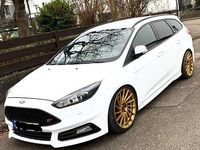 Gebraucht Ford Focus ST 250 PS (183 kW) 2016 Weiß Kombi