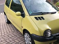 Gebraucht Renault Twingo 58 PS (42 kW) 2002 Gelb Kleinwagen