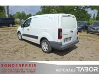 Gebraucht Peugeot Partner 90 PS (66 kW) 2013 Lack weiss banquise/deckende l Van / Kleinbus