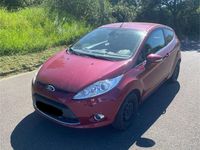 Gebraucht Ford Fiesta Titanium 82 PS (60 kW) 2011 Rot Kleinwagen