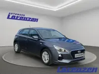 Gebraucht Hyundai i30 95 PS (69 kW) 2017 Pepper grey (braun) Limousine