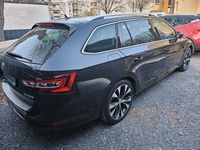 Gebraucht Skoda Superb Style 190 PS (139 kW) 2016 Schwarz Kombi