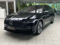Neu Skoda Superb LAURIN & KLEMENT 193 PS (141 kW) 2026 (onyxschwarz metallic) Kombi
