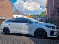 Gebraucht Kia ProCeed 204 PS (150 kW) 2019 Weiß Limousine