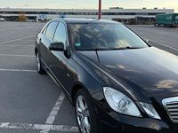 Gebraucht Mercedes E200 Elegance 184 PS (135 kW) 2010 Schwarz Limousine