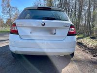 Gebraucht Skoda Fabia Ambition 90 PS (66 kW) 2015 Weiß Kleinwagen