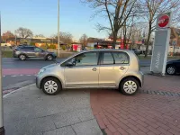 Usado VW up! move up! 60 CV (44 kW) 2018 Plateado Utilitario