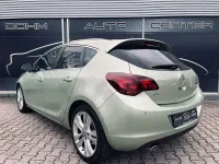 Gebraucht Opel Astra Innovation 179 PS (131 kW) 2010 Fresh mint Limousine