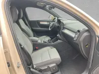 Neu Volvo XC40 Core 163 PS (119 kW) 2025 Braun SUV
